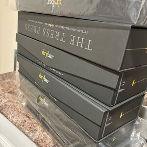 Drybar The Tress Press Styling Iron in Black and Yellow